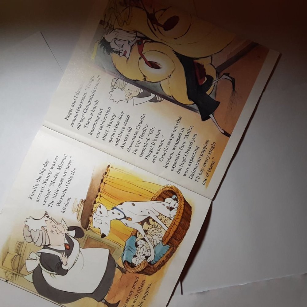 1990 101 Dalmatians Book The Walt Disney Company - Picture 3 of 5